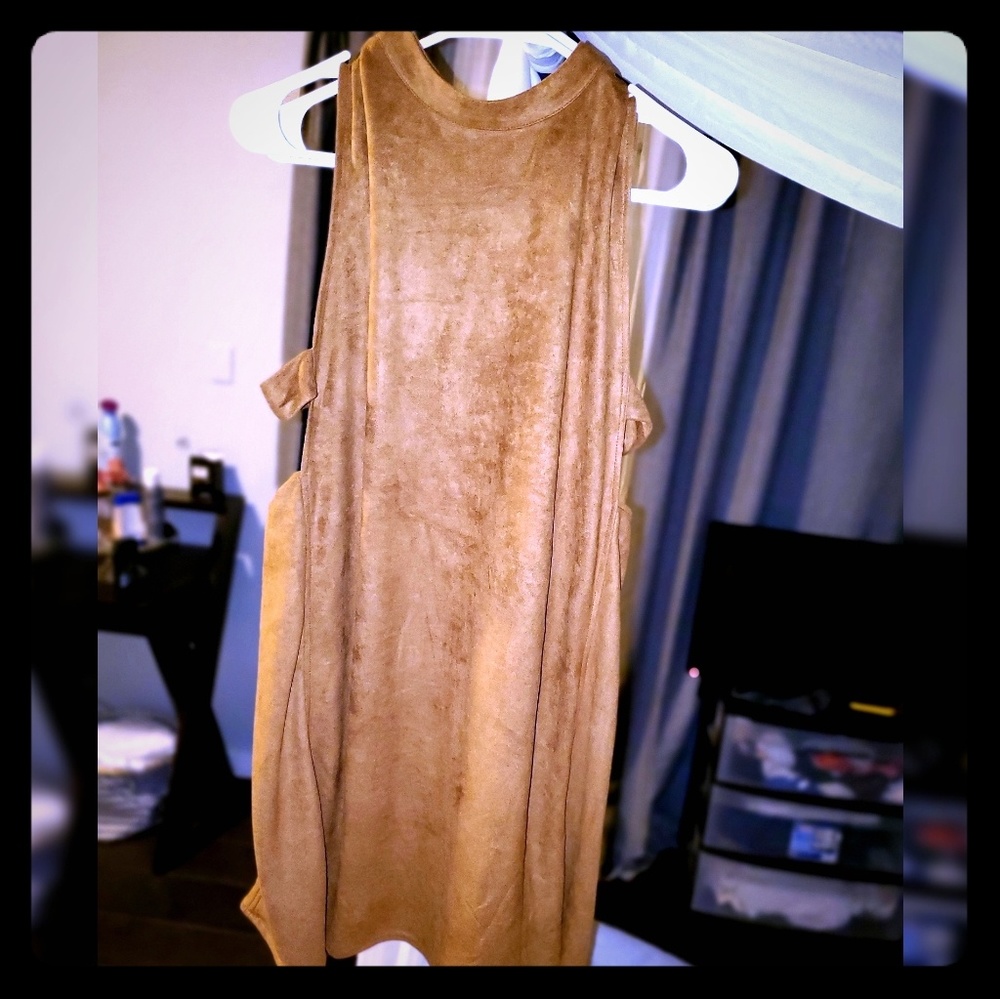 Sexy dress with side cutouts